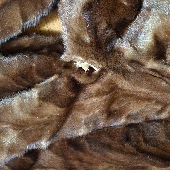 Genuine Mink - Picture 4 of 6